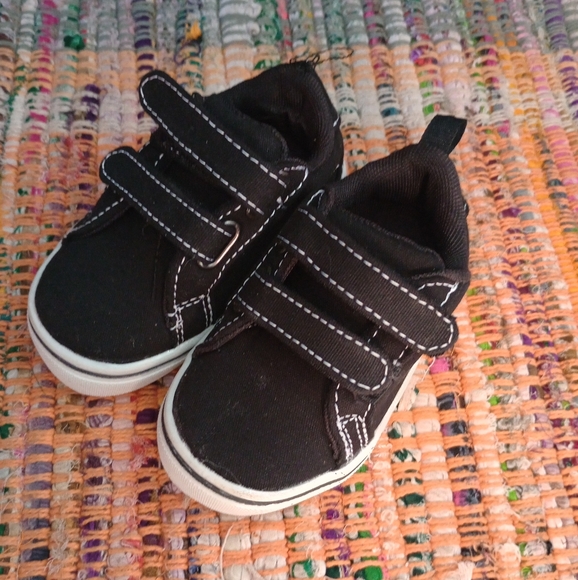 Baby shoes - Picture 3 of 3